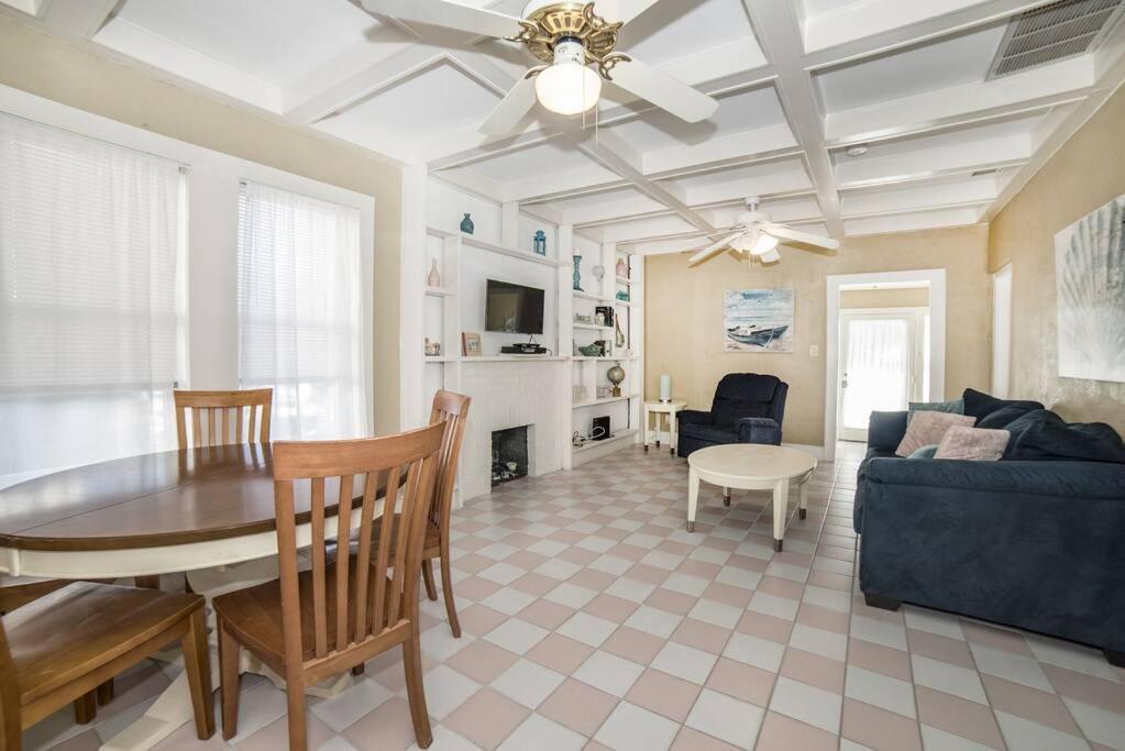 Beautiful Waterfront Beach Cottage. Sleeps 6 Clearwater Beach Ngoại thất bức ảnh