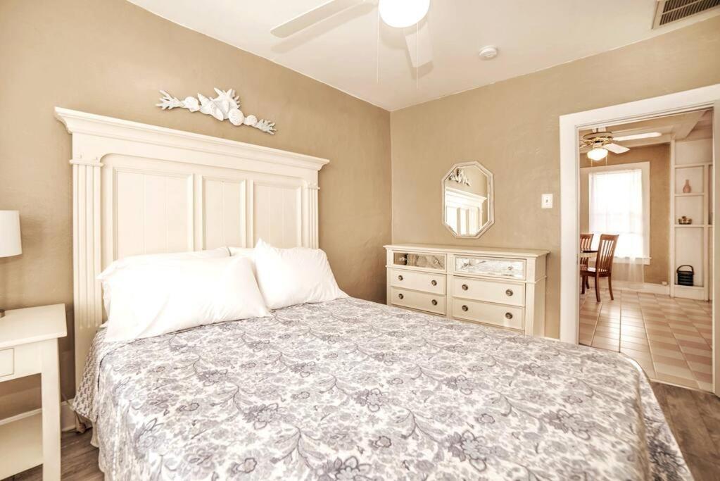 Beautiful Waterfront Beach Cottage. Sleeps 6 Clearwater Beach Ngoại thất bức ảnh